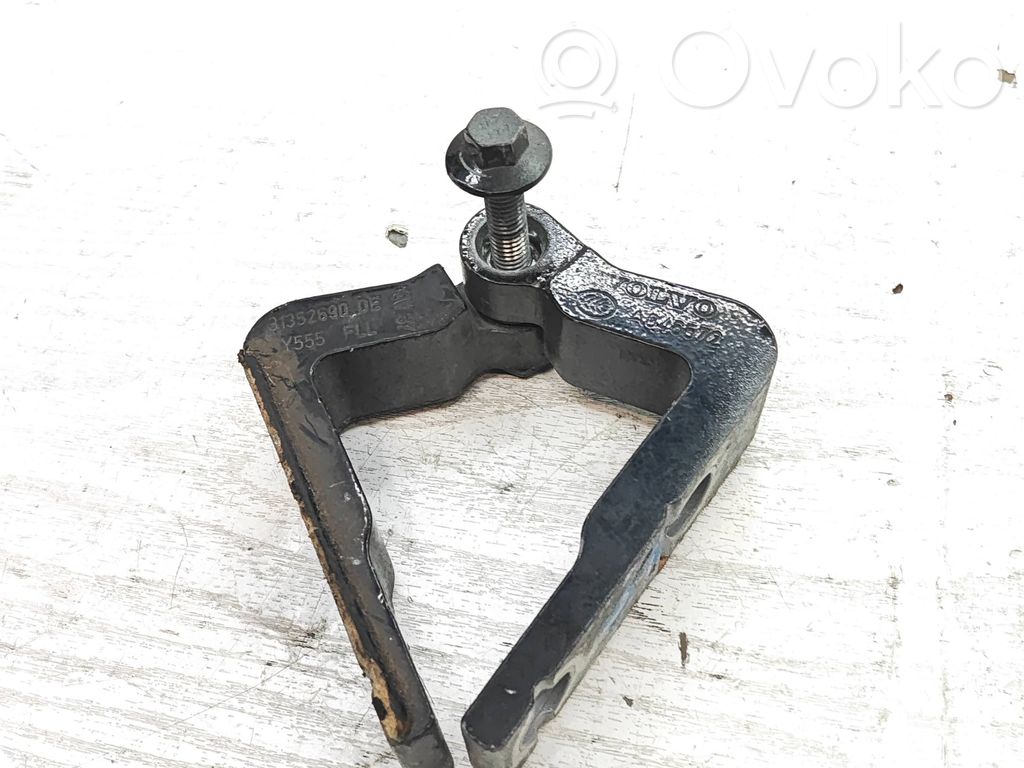 Volvo V40 Front door upper hinge 