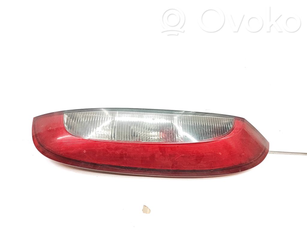 Opel Corsa C Задний фонарь в кузове 