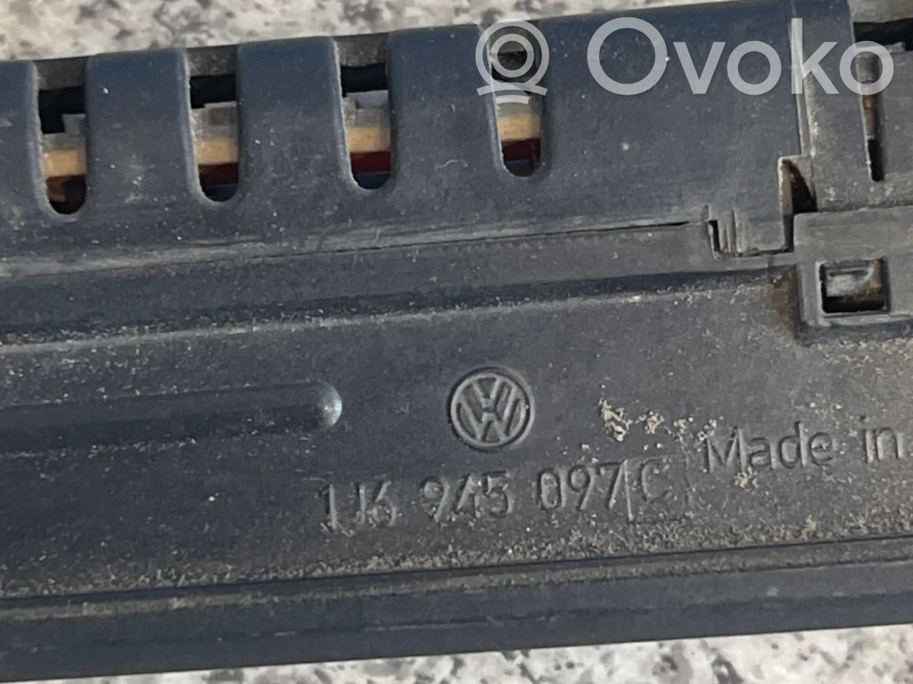 Volkswagen Sharan Third/center stoplight 