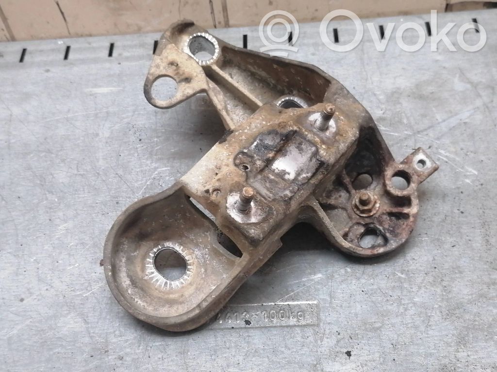 Audi A4 S4 B7 8E 8H Engine mounting bracket 