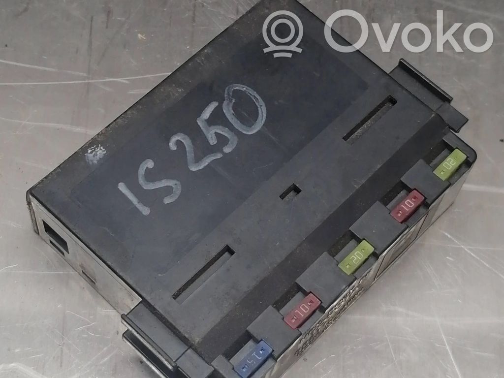 Lexus IS 220D-250-350 Fuse module 