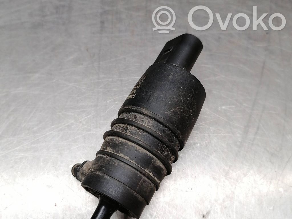 Mercedes-Benz C W203 Windscreen/windshield washer pump 