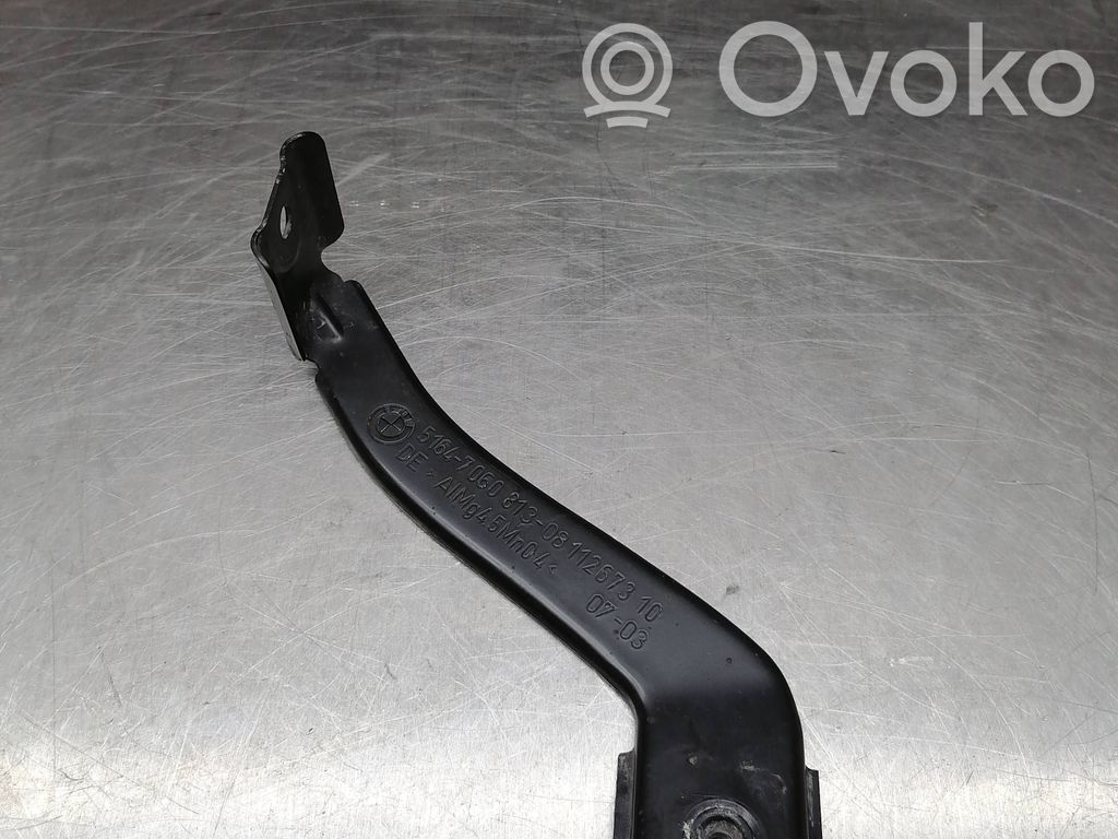 BMW 5 E60 E61 Fender mounting bracket 