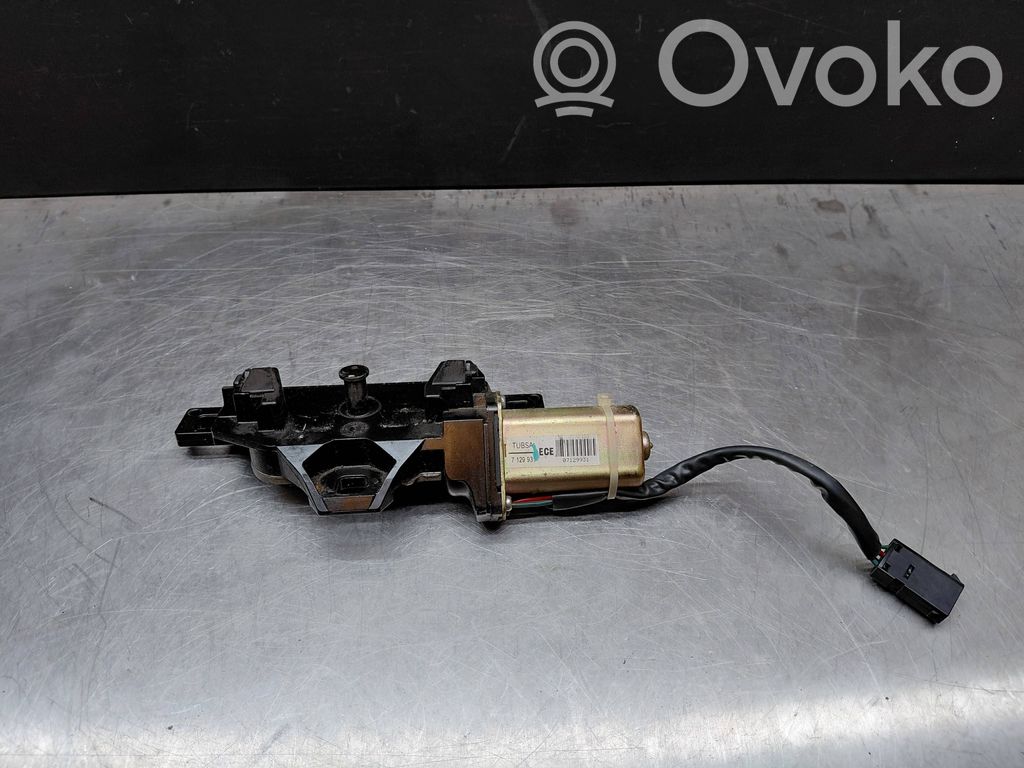 BMW 5 E60 E61 Pritraukėjas galinio dangčio 