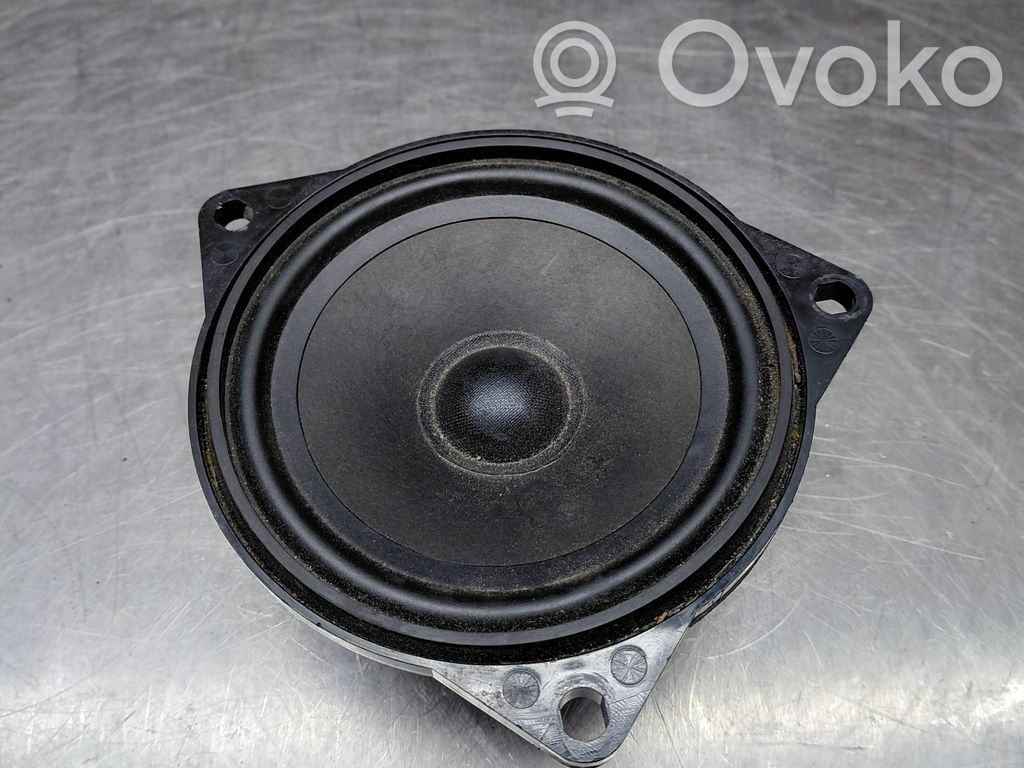 BMW 5 E60 E61 Takaoven kaiutin 