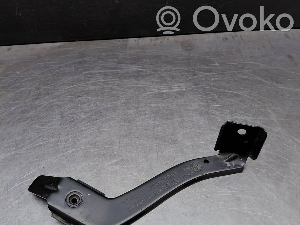 BMW 5 E60 E61 Fender mounting bracket 