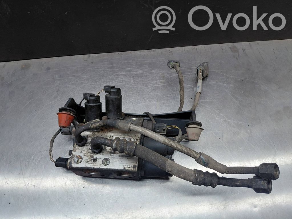 BMW 5 E60 E61 Active stabilizer control/valve assembly 