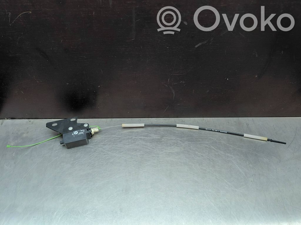 BMW 5 E60 E61 Fuel tank cap lock 