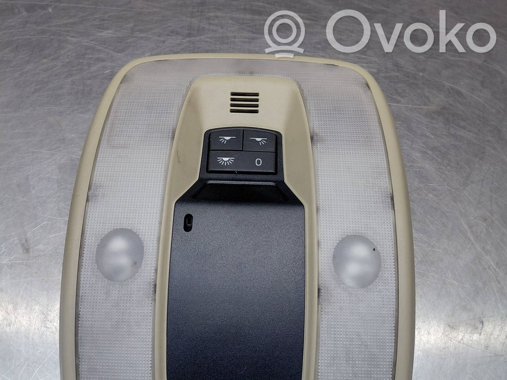 Volvo V70 Etuistuimen valo 