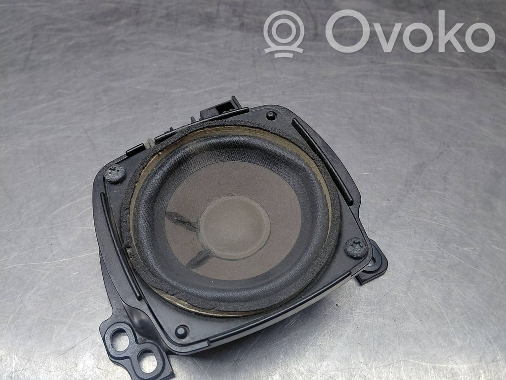 Audi A8 S8 D3 4E Takaoven kaiutin 