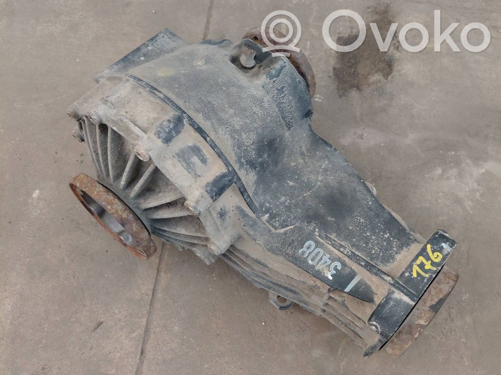 Audi A8 S8 D3 4E Galinis reduktorius 