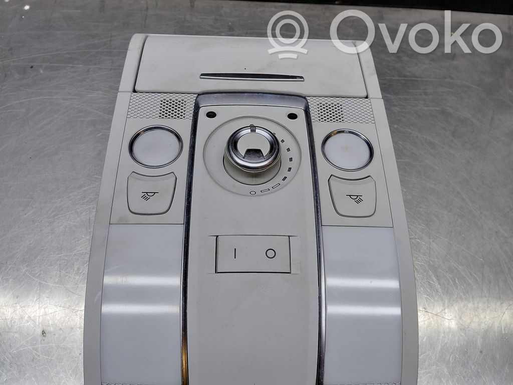 Audi A6 S6 C6 4F Front seat light 