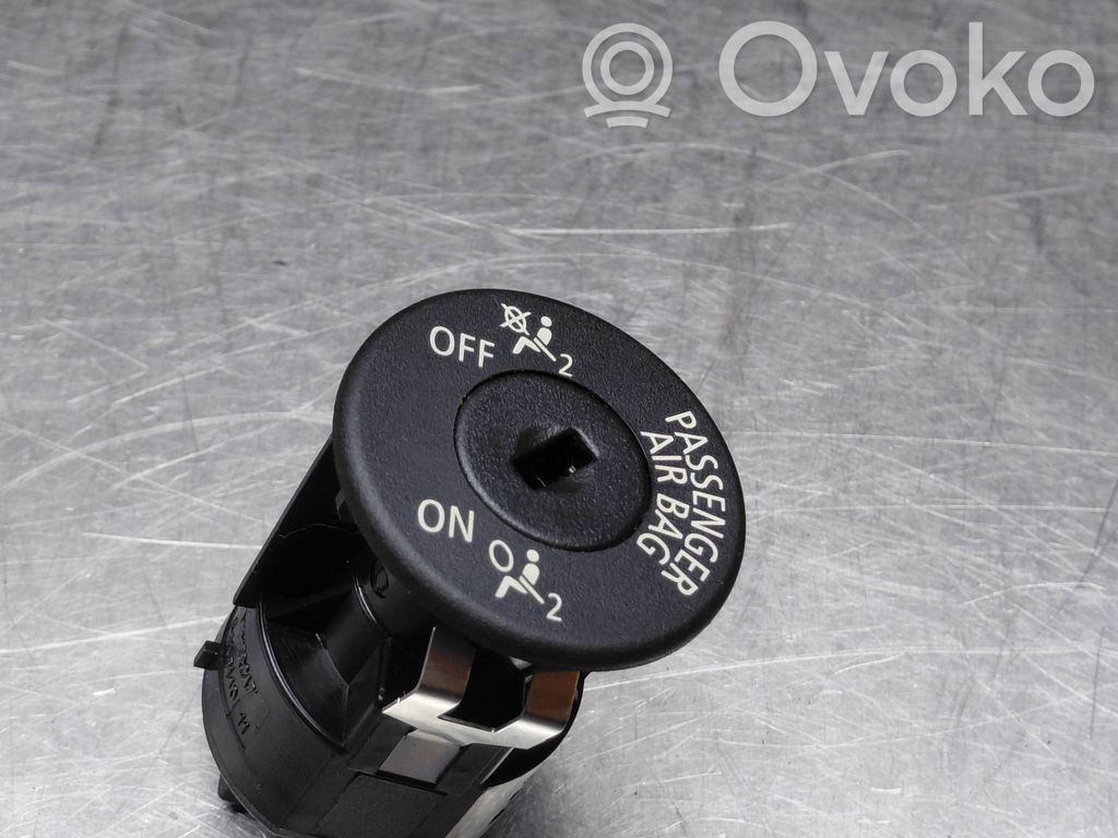 BMW 5 E60 E61 Passenger airbag on/off switch 