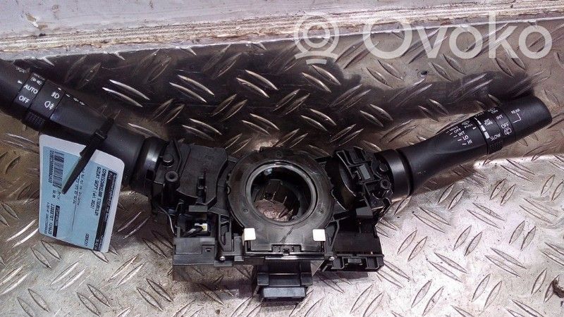 Suzuki Swift III Interruptores/botones de la columna de dirección 