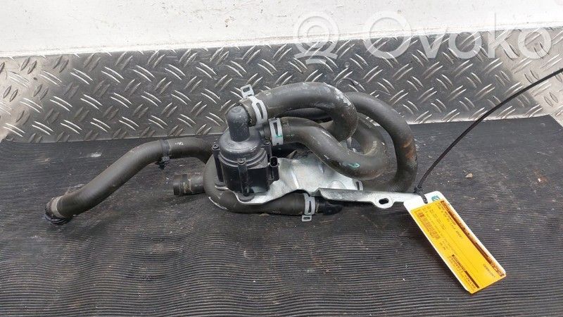 Lynk & co 01 Vesipumppu 