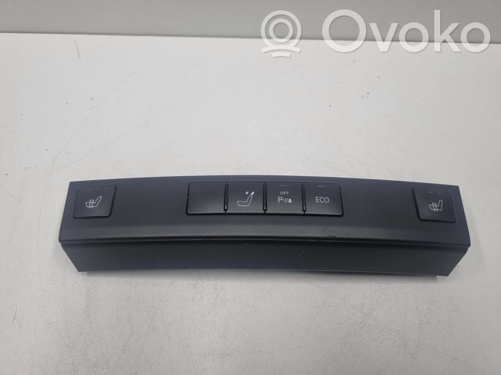 Mercedes-Benz E W212 Seat heating switch 