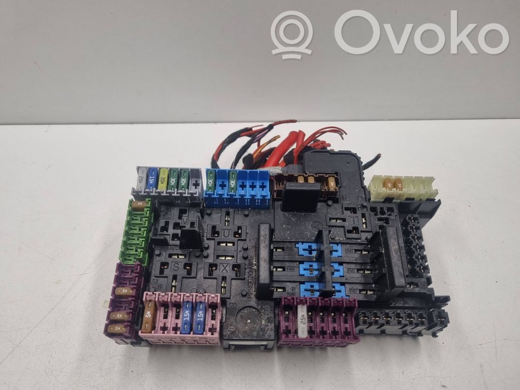 Mercedes-Benz C W205 Fuse module 