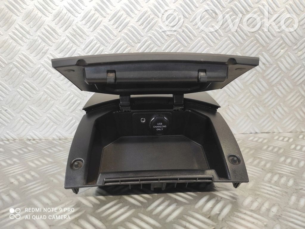 Ford Tourneo Glove box 