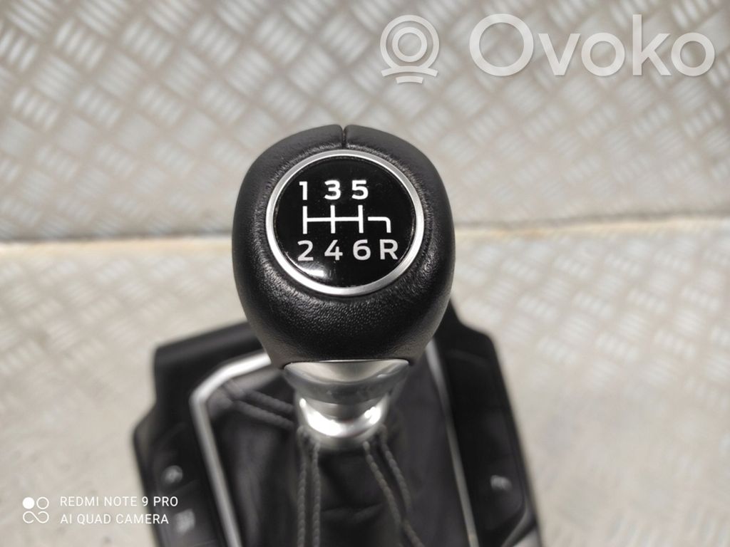 Ford Focus Gear lever shifter trim leather/knob 