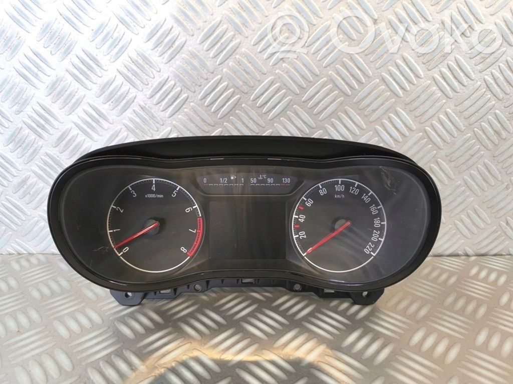 Opel Corsa E Speedometer (instrument cluster) 