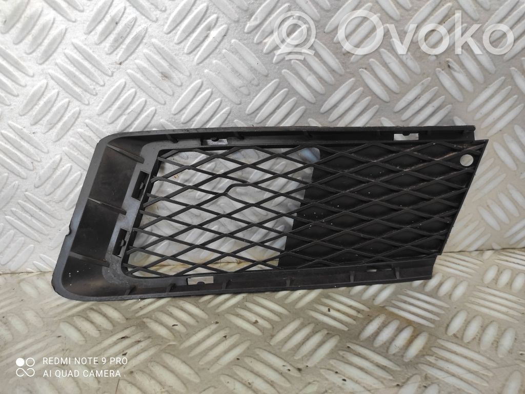 BMW 3 E92 E93 Etupuskurin alempi jäähdytinsäleikkö 