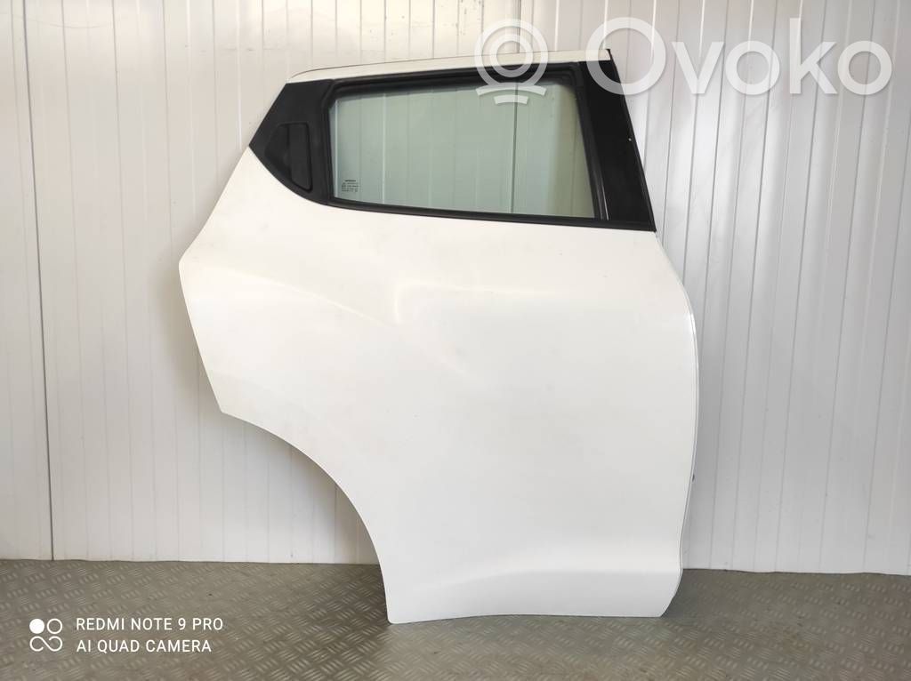 Nissan Juke I F15 Puerta trasera 