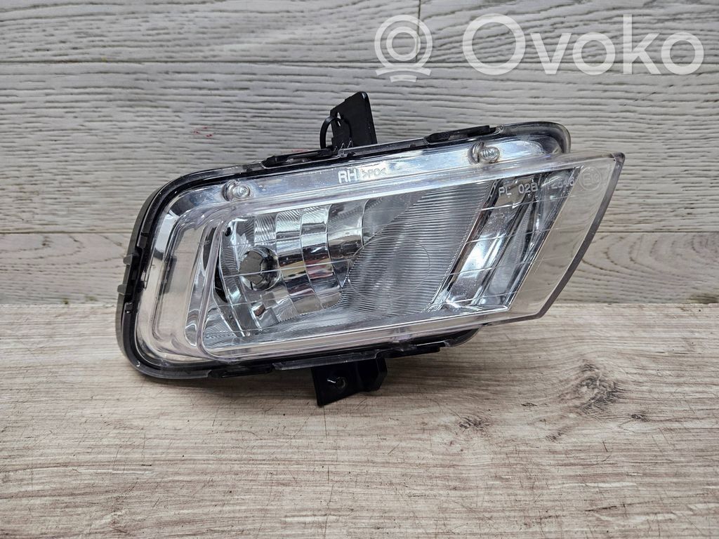 KIA Ceed Miglas lukturis priekšā 