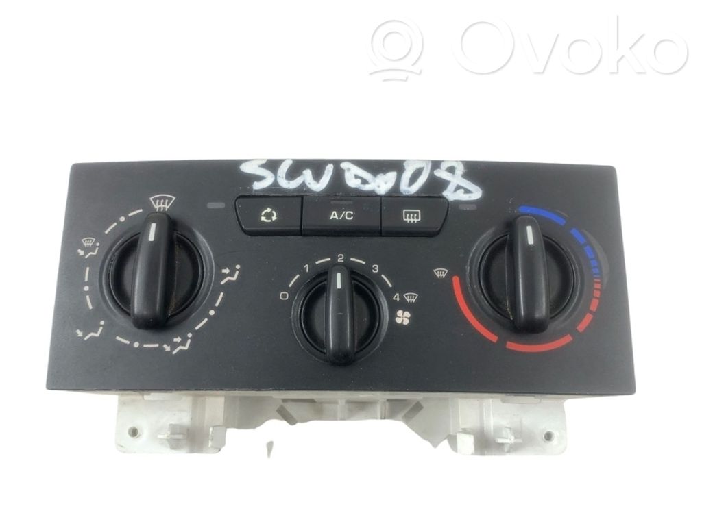 Peugeot 207 Climate control unit 
