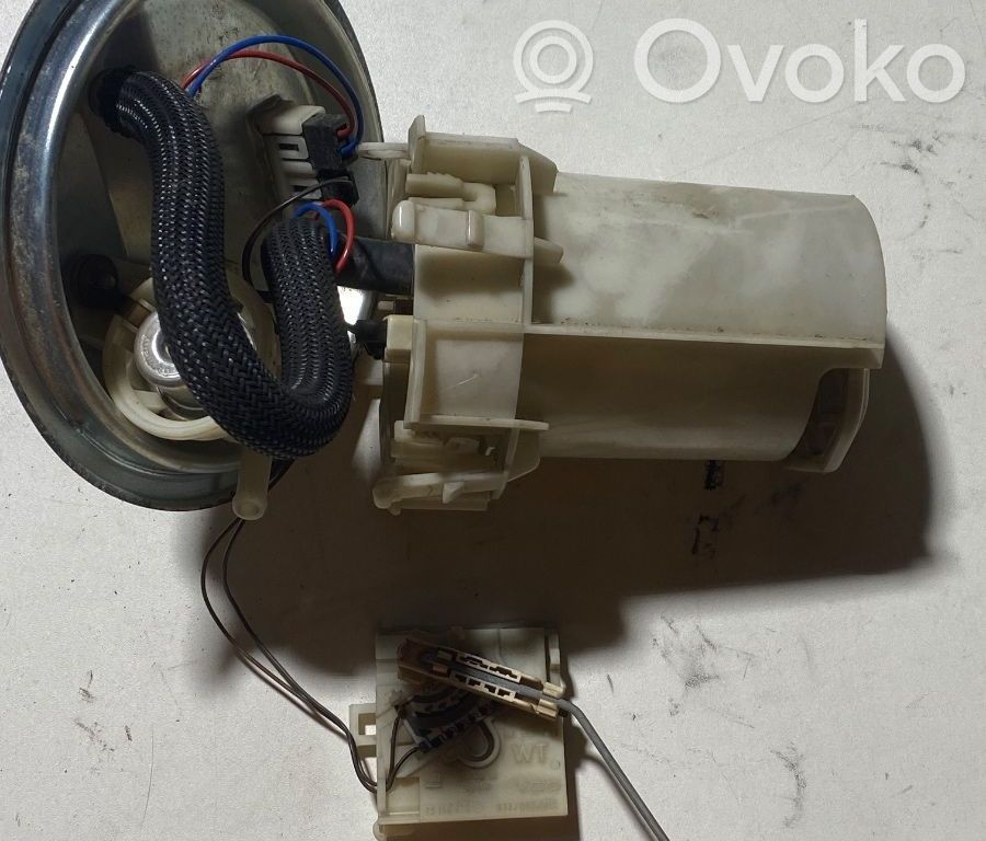 Opel Corsa C Polttoainesäiliön pumppu 