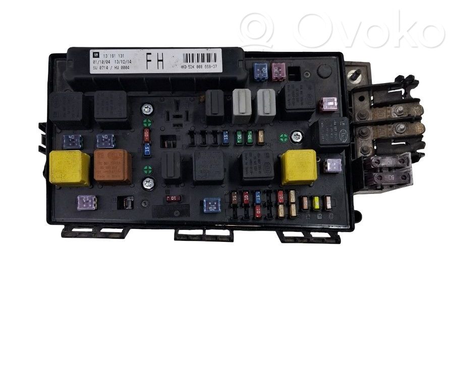 Opel Astra H Fuse module 