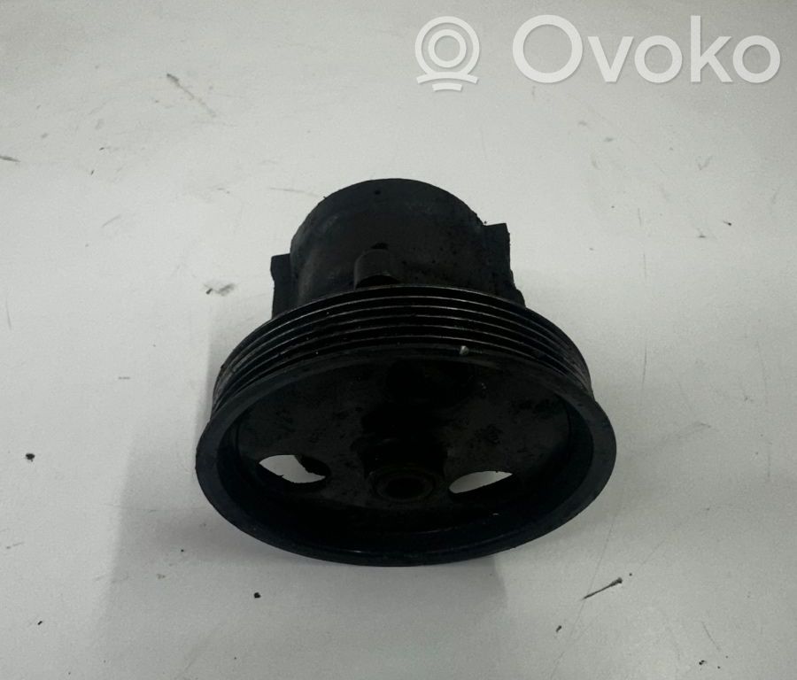 Dacia Logan I Power steering pump 