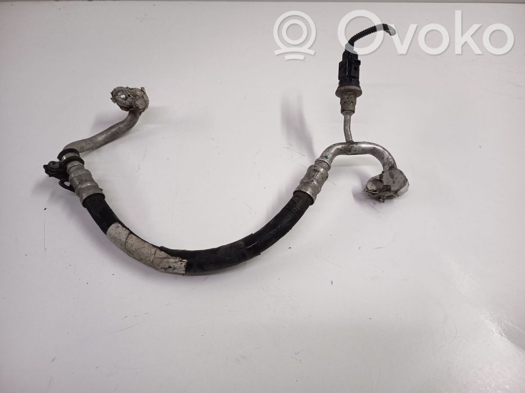 Volkswagen Golf V Ilmastointilaitteen putki (A/C) 