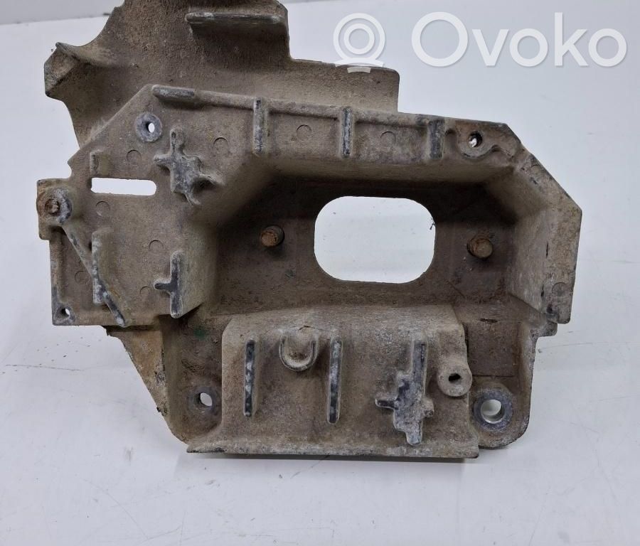 Renault Clio II Engine mount bracket 