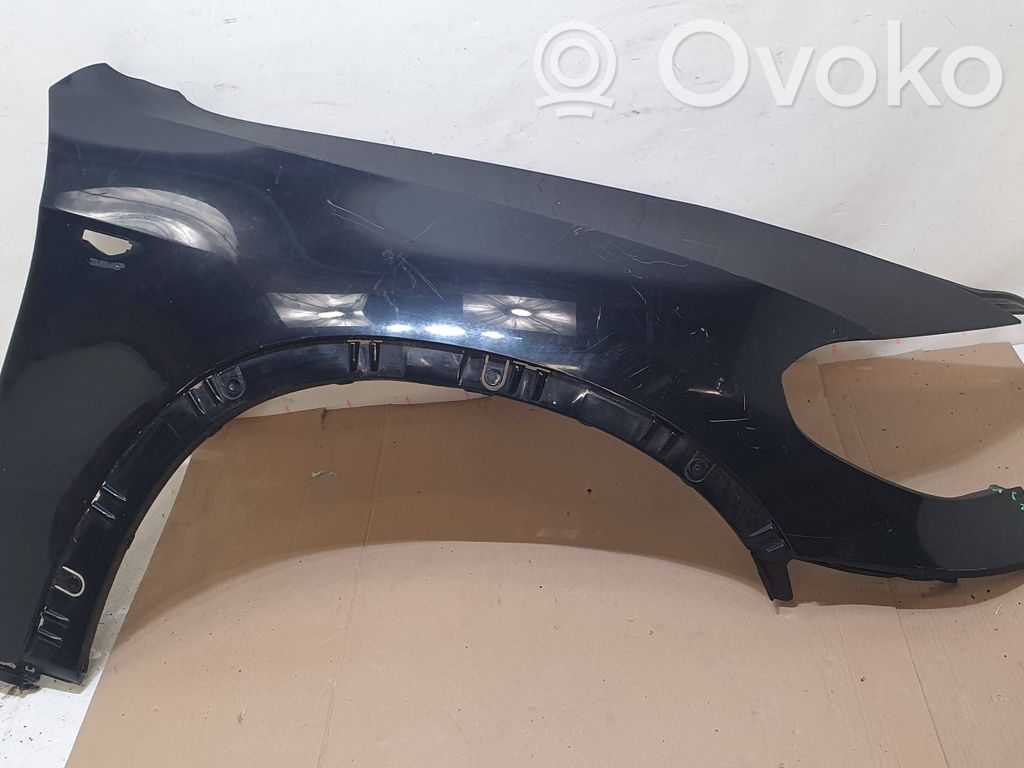 BMW X5 E70 Sparnas 