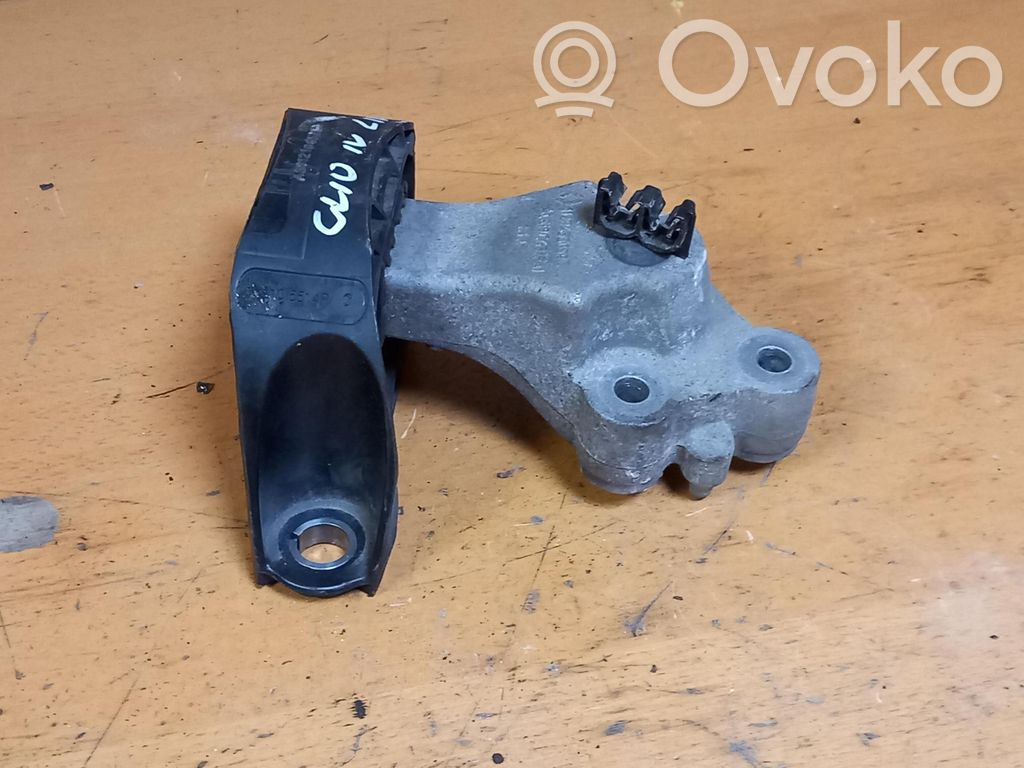 Renault Clio IV Engine mount vacuum valve 