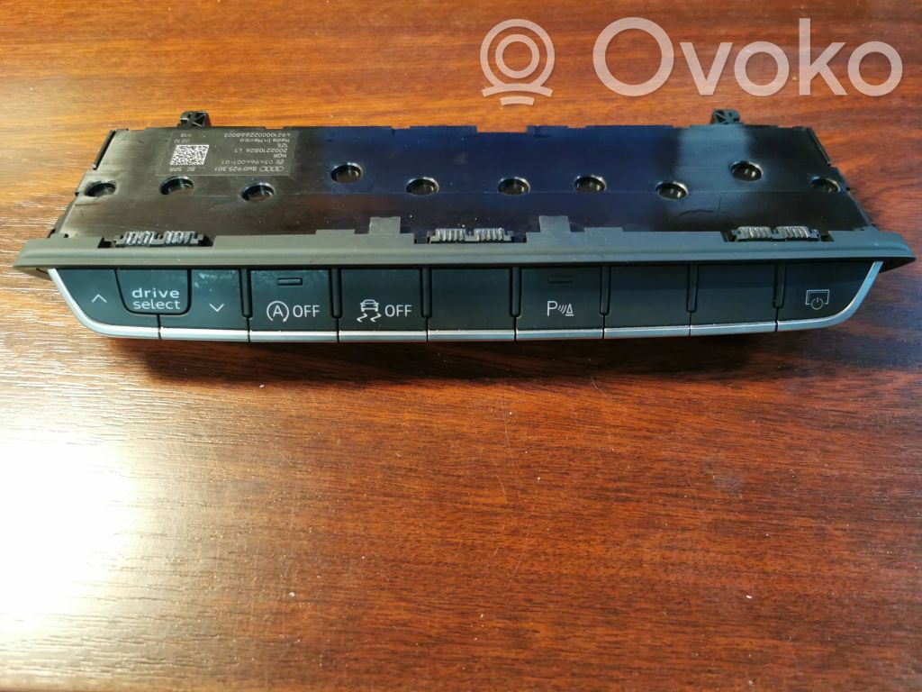 Un conjunto de interruptores   8W0925301,2002210826,03496400101