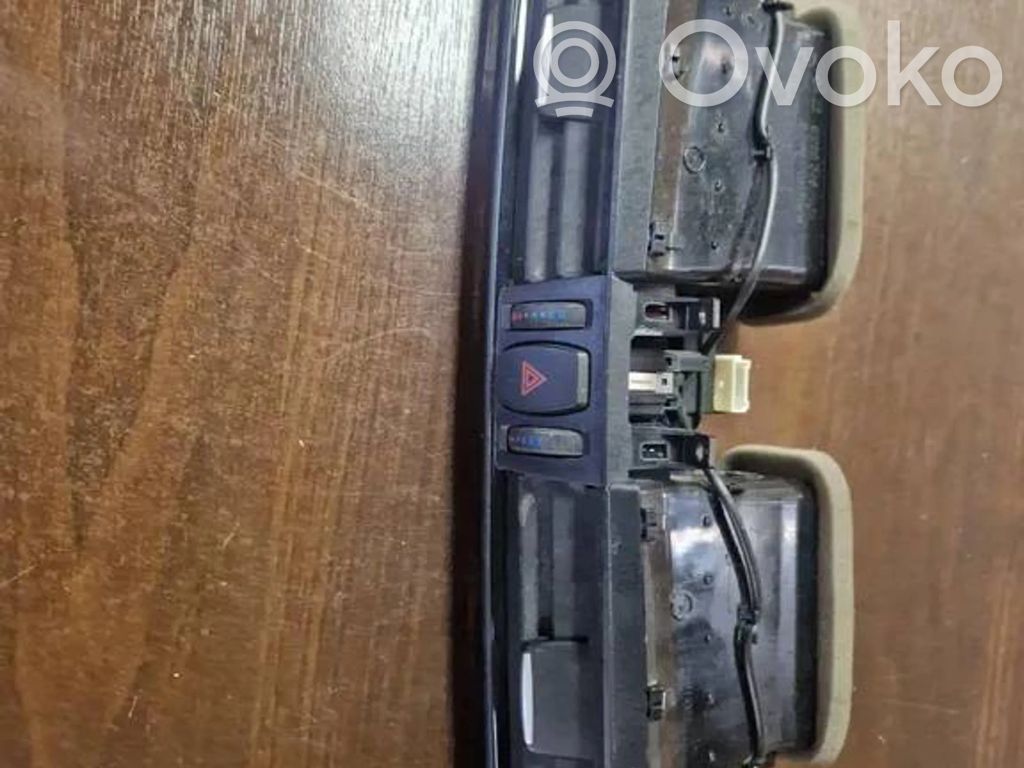BMW X5 F15 Kratka nawiewu tylna tunelu środkowego 