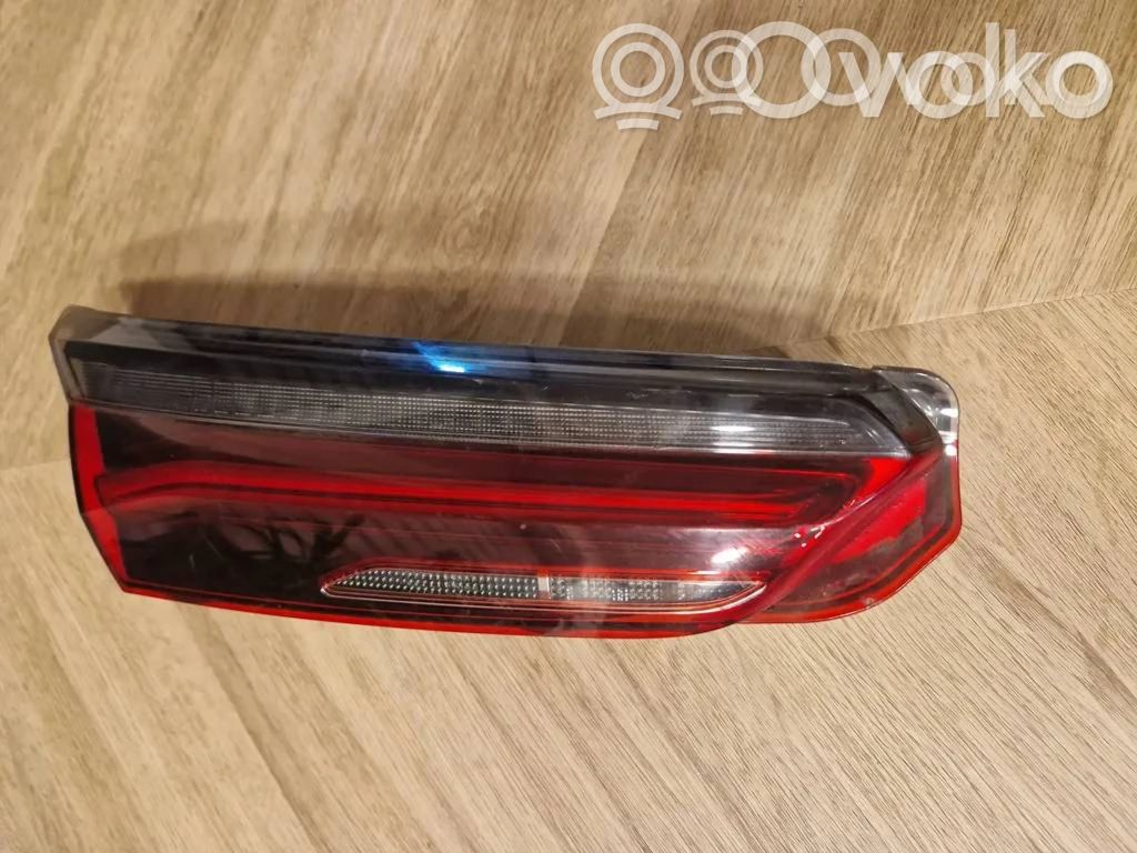 BMW 8 G14 Lampy tylnej klapy bagażnika 