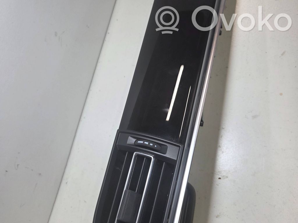 Porsche Macan (95B) Dashboard side air vent grill/cover trim 
