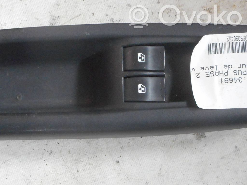 Renault Clio III Electric window control switch 