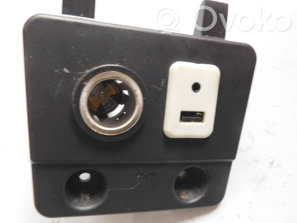 Opel Antara USB socket connector 