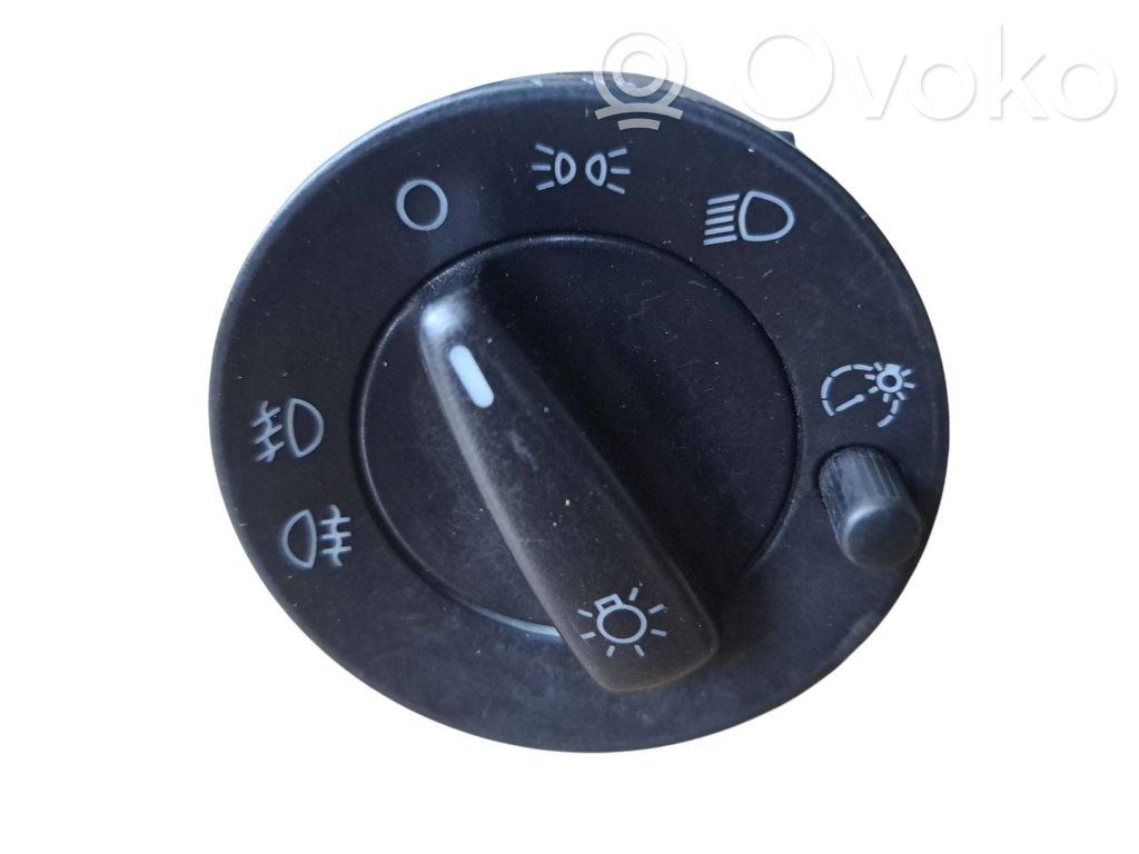 Skoda Octavia Mk1 (1U) Light switch 