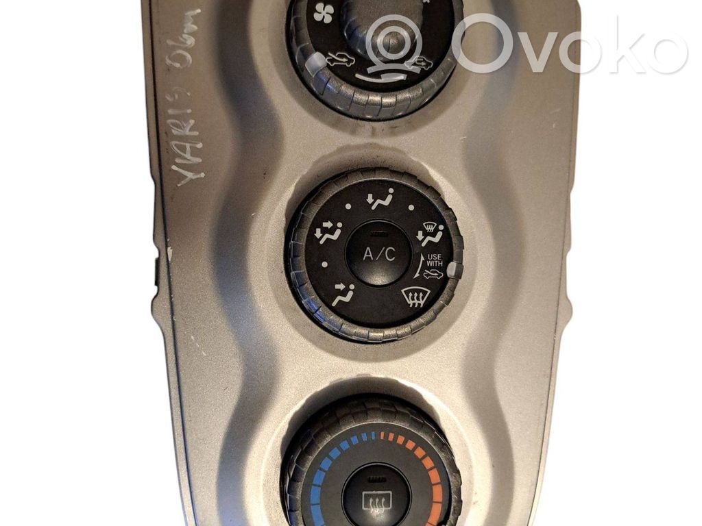 Toyota Yaris Climate control unit 