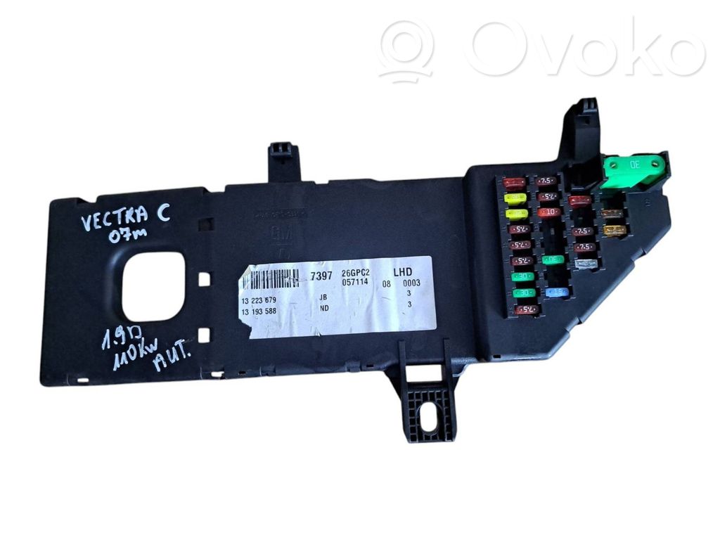 Opel Vectra C Fuse module 