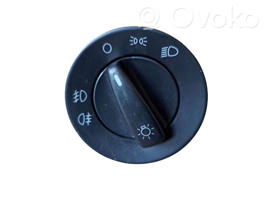 Skoda Fabia Mk2 (5J) Light switch 