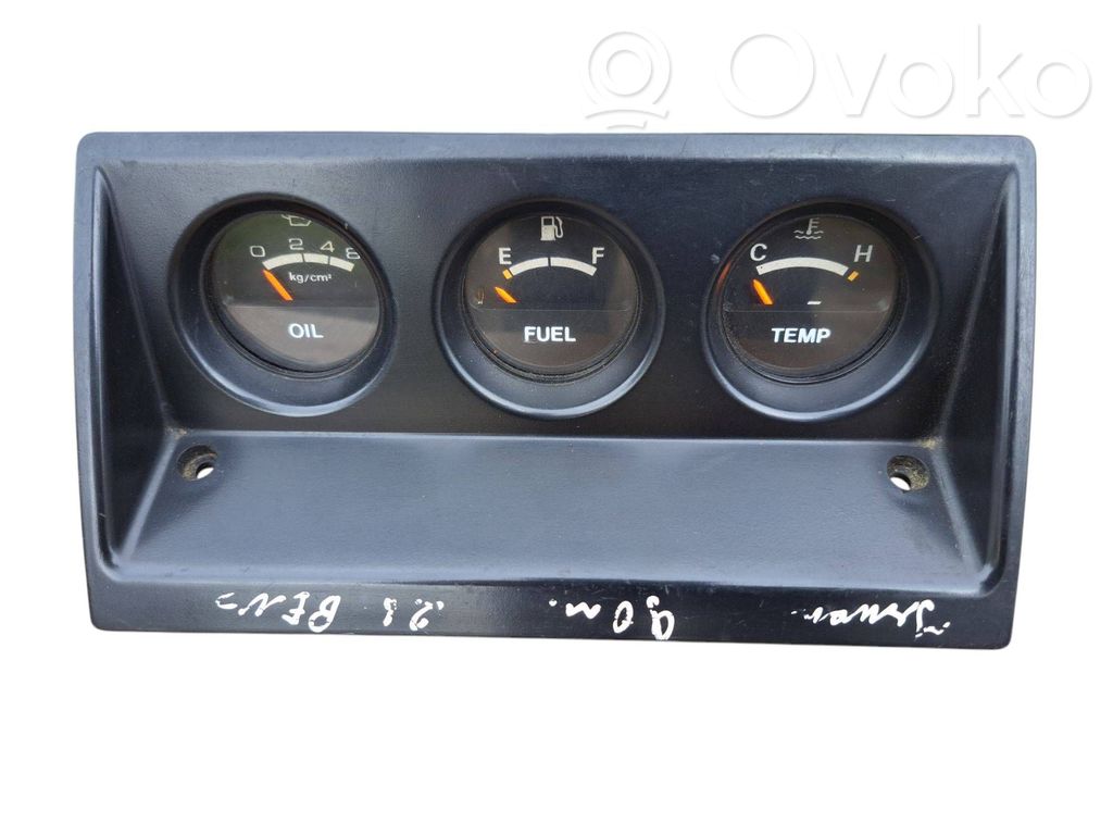 Isuzu Trooper Spidometrs (instrumentu panelī) 