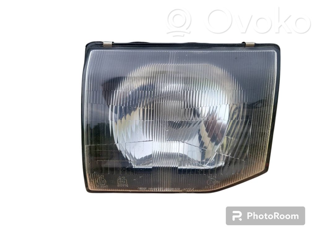 Mitsubishi Pajero Headlight/headlamp 