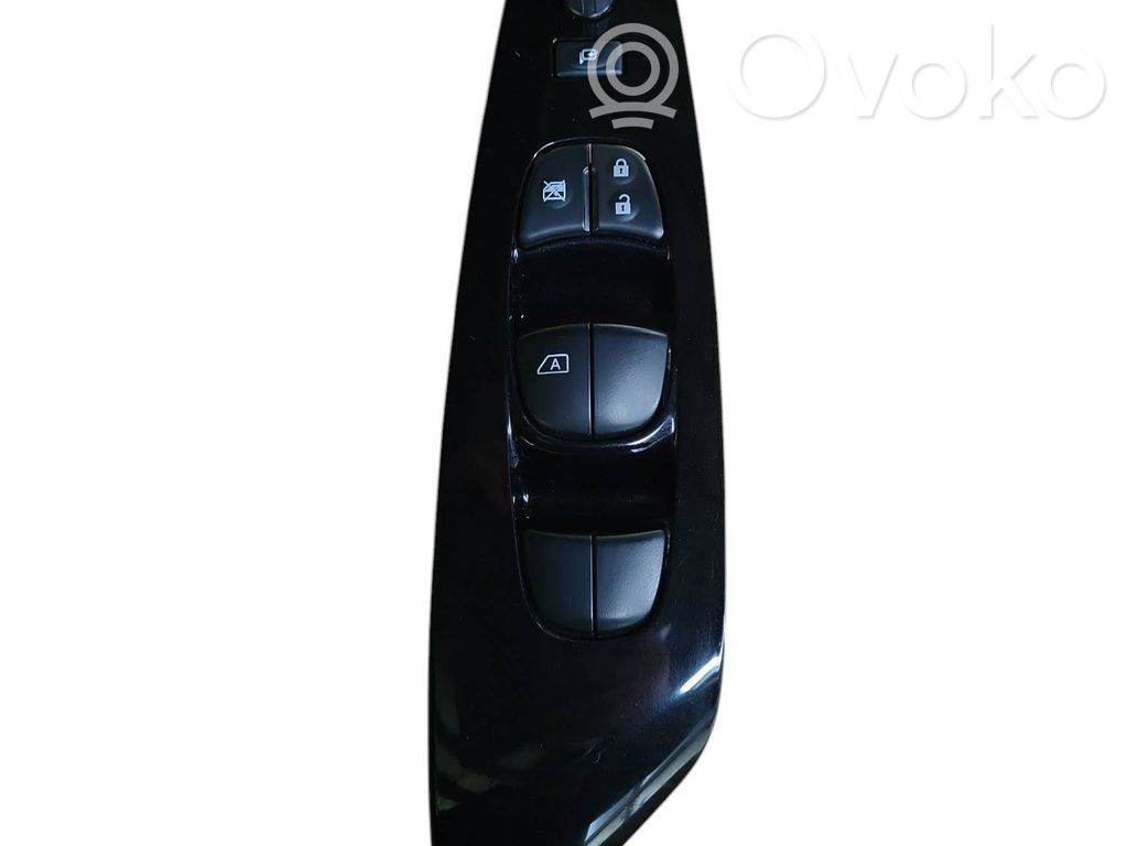 Nissan Leaf I (ZE0) Przyciski szyb 