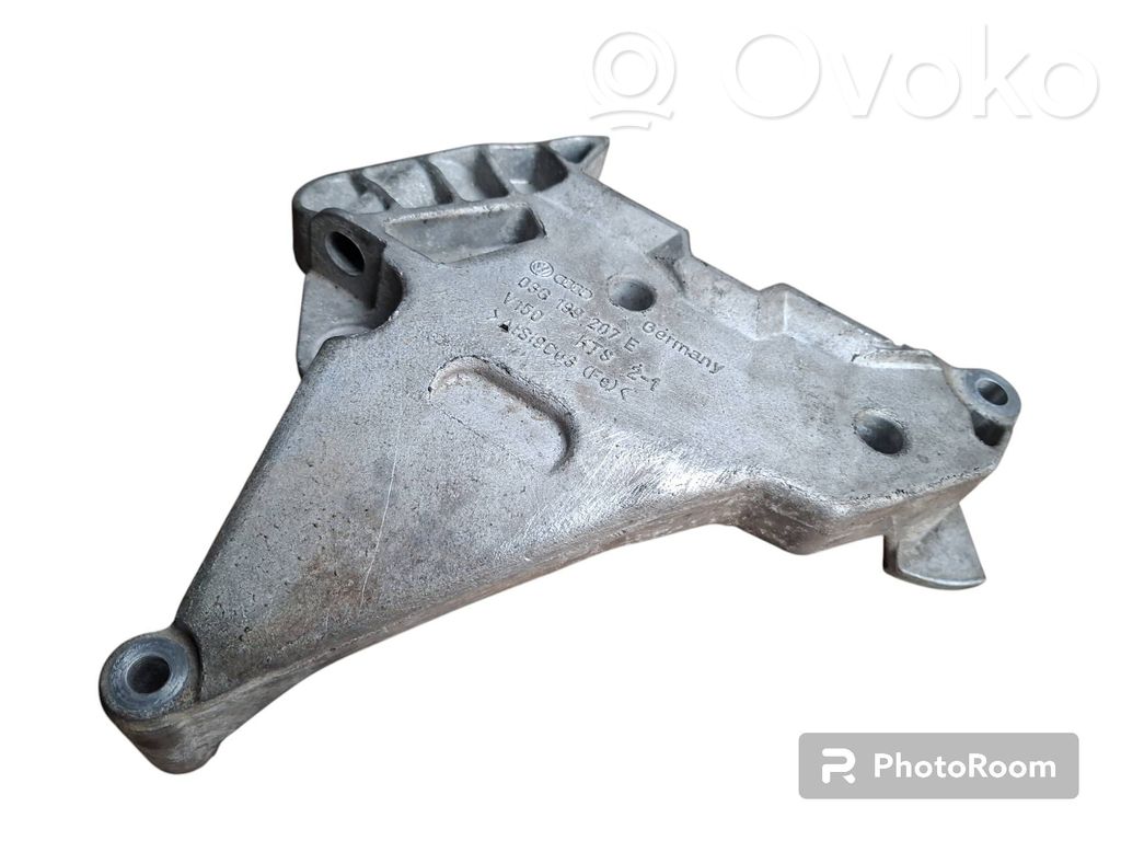 Volkswagen PASSAT B6 Engine mounting bracket 
