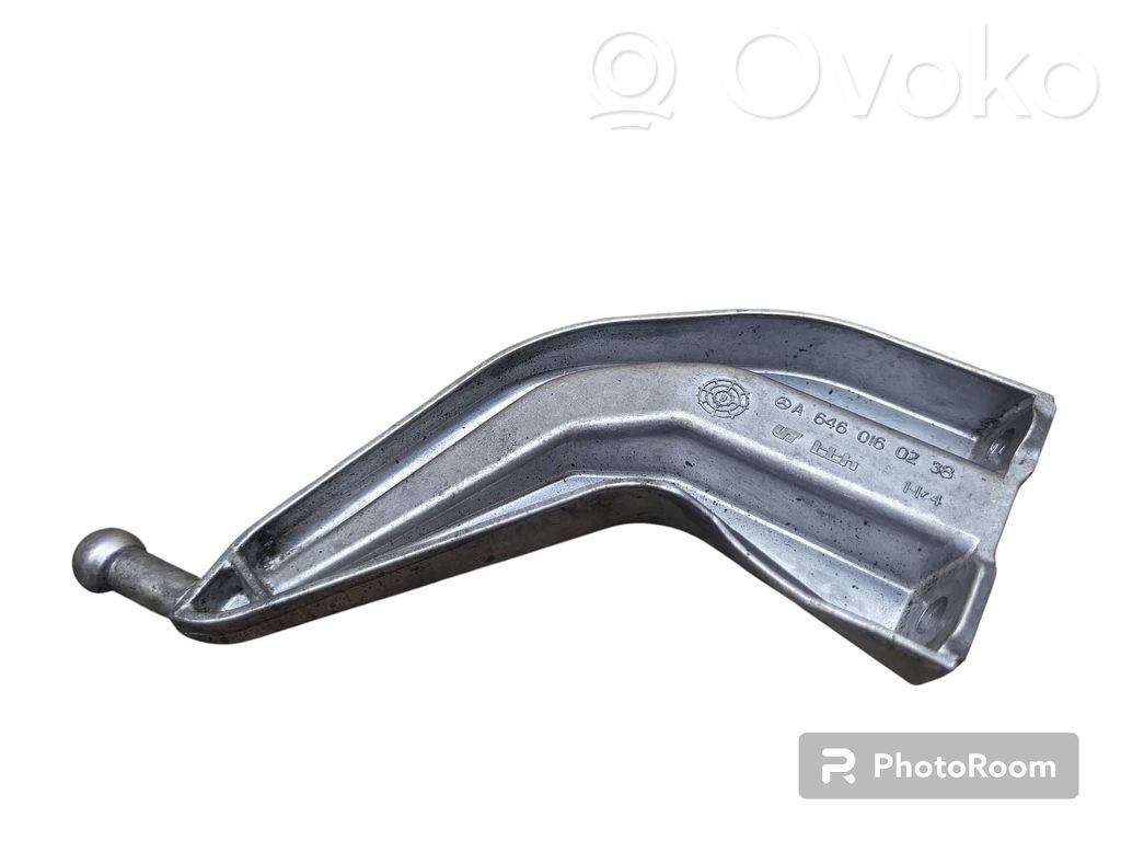 Engine mounting bracket   A6460160238